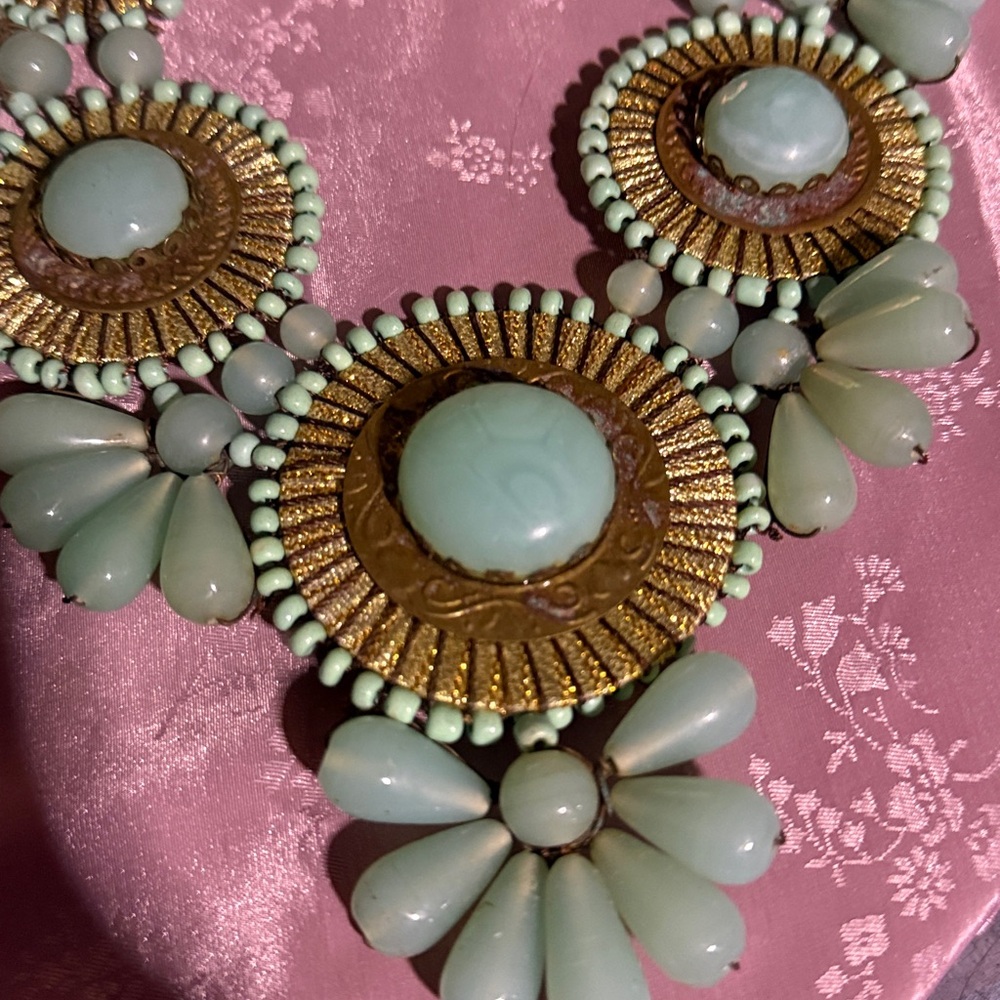 Turquoise and glass statement necklace - Picture 3 of 3